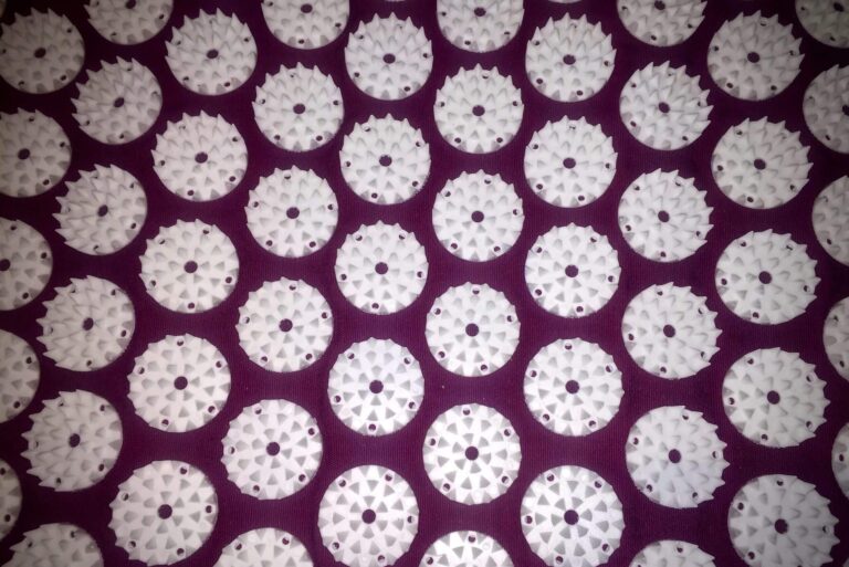 Lire la suite à propos de l’article Tapis d’acupression (Champ de Fleurs) : C’est quoi ?